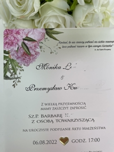 Akrylowe zaproszenie ze złotym serduszkiem_Peonia.jpg