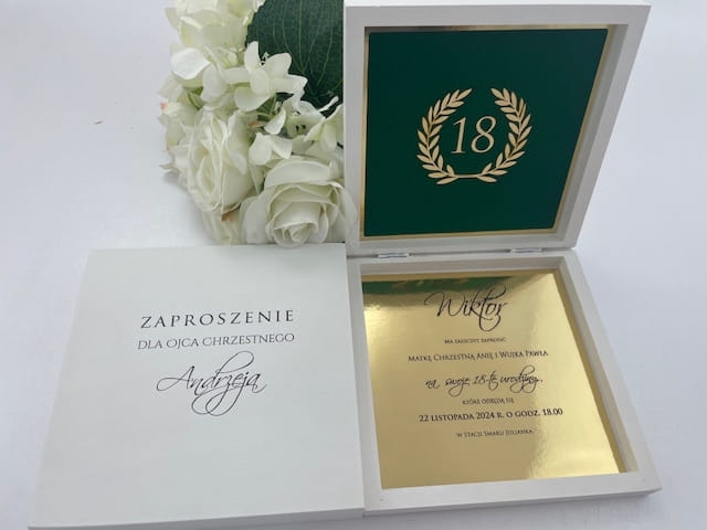 Zaproszenie VIP na 18-tkę w drewnianym pudełeczku.jpg