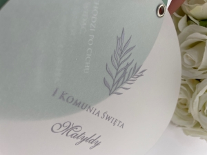 Okrągłe zaproszenie na komunię z kalką i nitem (3).JPG