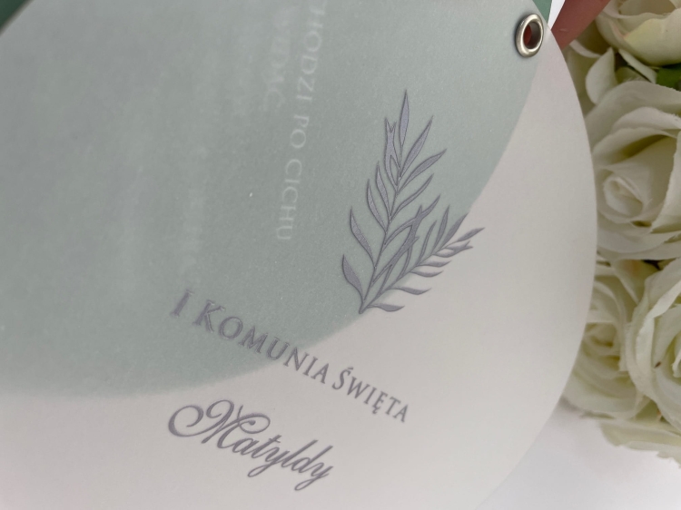 Okrągłe zaproszenie na komunię z kalką i nitem (3).JPG