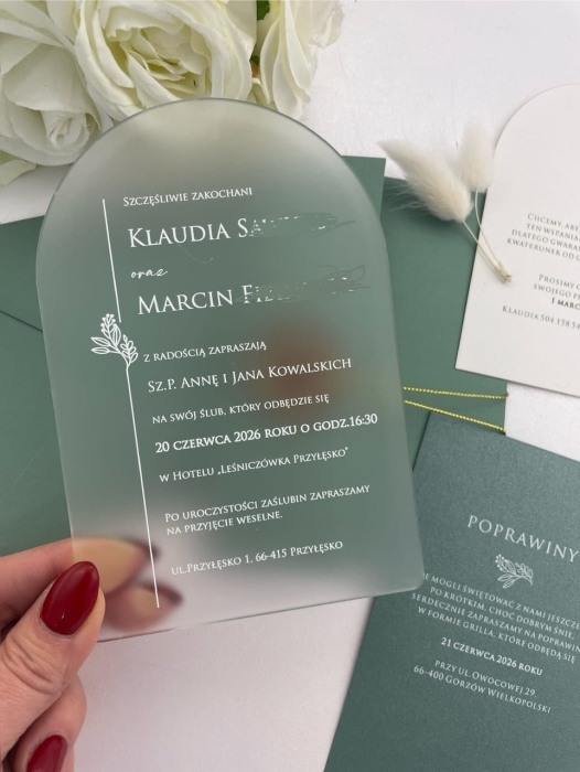 Półokrągłe zaproszenie akrylowe w ozdobnym etiu (3).jpg