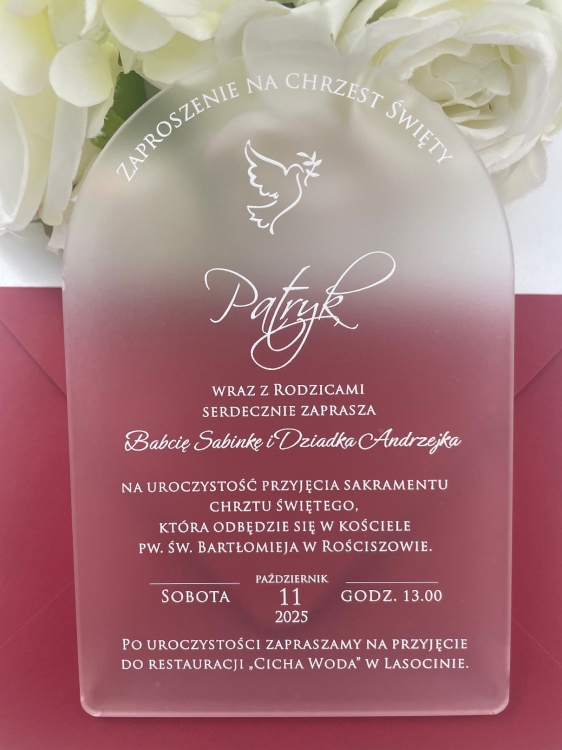 Minimalistyczne akrylowe zaproszenie na chrzest święty.JPG