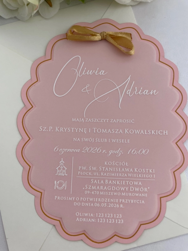 Luksusowe zaproszenie ślubne Rosalee Aurelia z pudrowym różu, z kalką i białym nadrukiem, ozdobiome wypukłą złotą linią (3).JPG