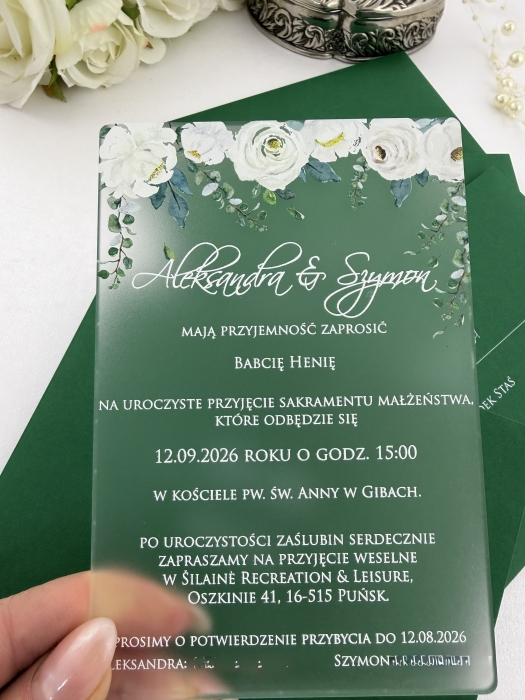 Zaproszenie ślubne akrylowe z białymi kwiatami i białym nadrukiem, model Melody.jpg